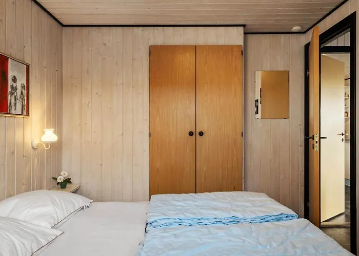 Holiday home Sj316-hejls-ronnebaervaenget-9 *